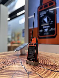 Dogtrace and fencee at IWA Outdoor Classics